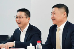 第十三届全国政协委员、经济委员会副主任，中国国际经济交流中心常务副理事长毕井泉到访科锐国际，深入交流大健康财产发展